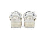 Vista superior do Adidas Bad Bunny x adidas Forum Buckle Low White mostrando abertura, lingueta e cadarços