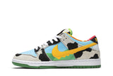 Vista lateral do Nike Ben & Jerry's x Dunk Low SB Chunky Dunky Colorido mostrando design do cabedal e logo da marca