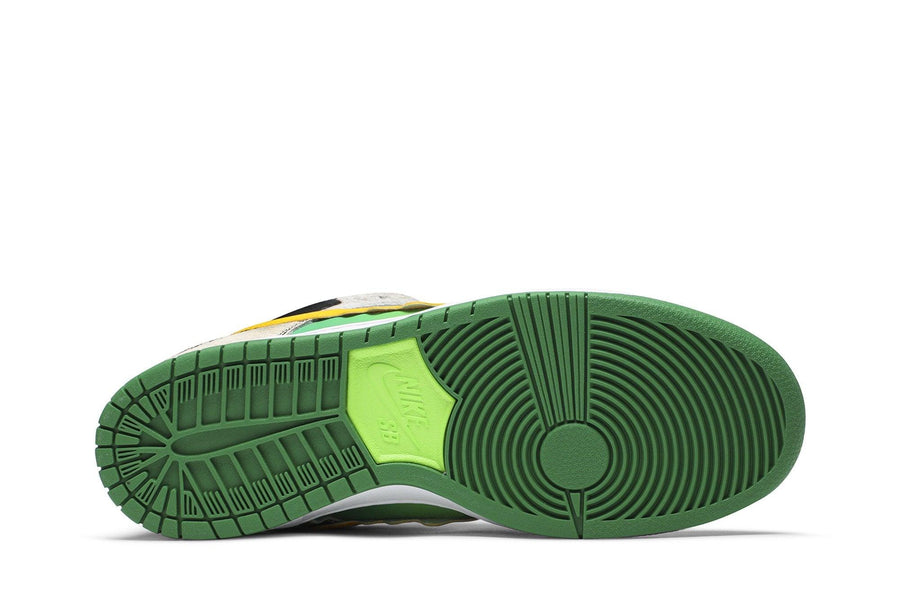 Vista traseira do Nike Ben & Jerry's x Dunk Low SB Chunky Dunky Colorido mostrando calcanheira e detalhes do solado