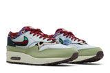 Vista frontal do Nike Concepts x Air Max 1 SP Mellow Colorido mostrando biqueira e costuras
