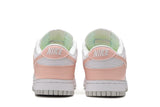 Vista superior do Nike Dunk Low Next Nature Pink Pale Coral mostrando abertura, lingueta e cadarços