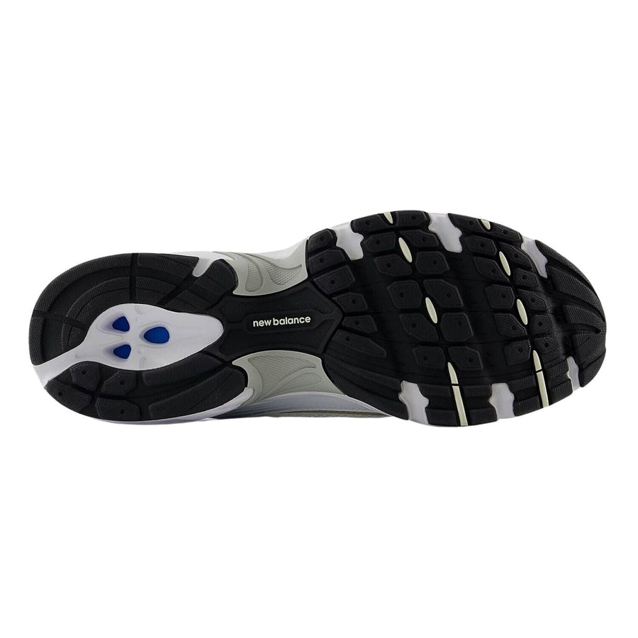 Vista traseira do New Balance New Balance 530 Stoneware Line mostrando calcanheira e detalhes do solado