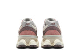 Tênis New Balance 9060 Mineral Red Truffle Rain Cloud Vermelho - LK.Sneakers - U9060TRU - 37