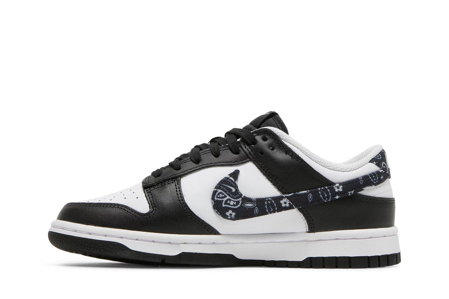 Vista lateral do Nike Nike Dunk Low Black Paisley mostrando design do cabedal e logo da marca