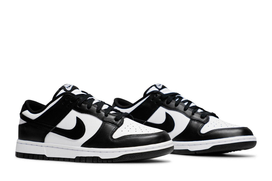 Vista frontal do Nike Nike Dunk Low Black OG Panda mostrando biqueira e costuras