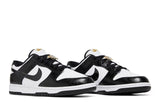 Vista frontal do Nike Nike Dunk Low Black World Champ mostrando biqueira e costuras
