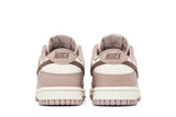 Vista superior do Nike Nike Dunk Low Diffused Taupe mostrando abertura, lingueta e cadarços