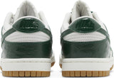 Vista superior do Nike Nike Dunk Low Green Ostrich mostrando abertura, lingueta e cadarços