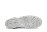 Vista traseira do Nike Nike Dunk Low Grey mostrando calcanheira e detalhes do solado