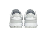 Vista superior do Nike Nike Dunk Low Grey Fog mostrando abertura, lingueta e cadarços
