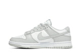 Vista lateral do Nike Nike Dunk Low Grey Fog mostrando design do cabedal e logo da marca