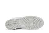 Vista traseira do Nike Nike Dunk Low Grey Fog mostrando calcanheira e detalhes do solado