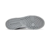 Vista traseira do Nike Nike Dunk Low GS Two Toned Grey mostrando calcanheira e detalhes do solado