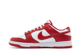 Vista lateral do Nike Nike Dunk Low Gym Red mostrando design do cabedal e logo da marca
