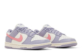 Vista frontal do Nike Nike Dunk Low Indigo Haze mostrando biqueira e costuras