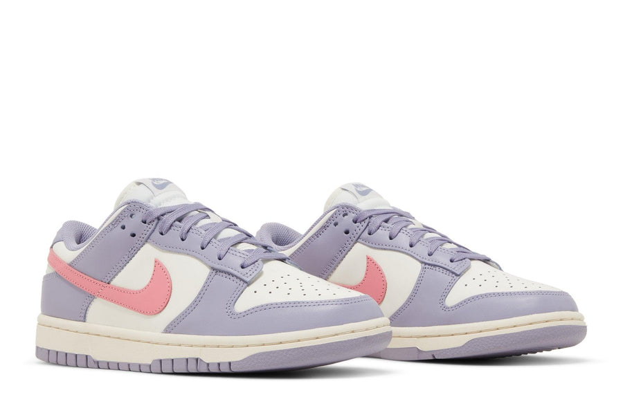 Vista frontal do Nike Nike Dunk Low Indigo Haze mostrando biqueira e costuras