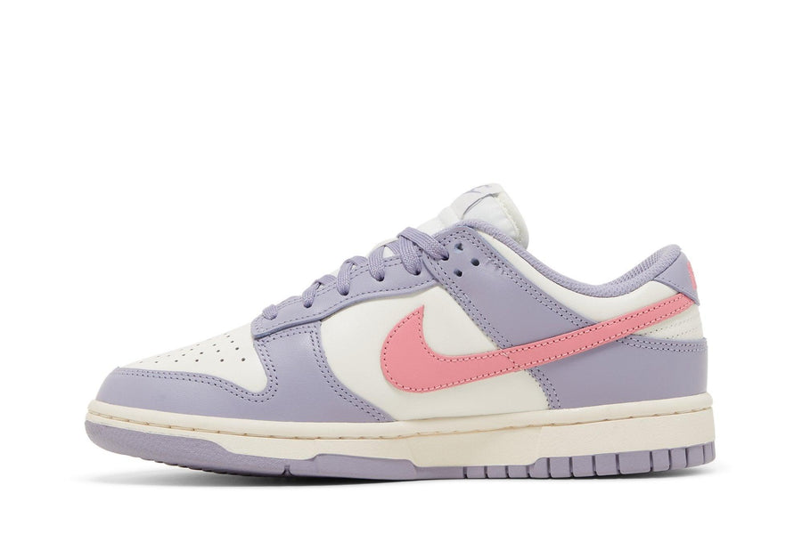 Vista lateral do Nike Nike Dunk Low Indigo Haze mostrando design do cabedal e logo da marca