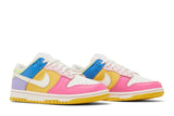 Vista frontal do Nike Nike Dunk Low Multi-Color Colorido mostrando biqueira e costuras