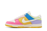 Vista lateral do Nike Nike Dunk Low Multi-Color Colorido mostrando design do cabedal e logo da marca