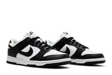 Vista frontal do Nike Nike Dunk Low Next Nature Black White mostrando biqueira e costuras
