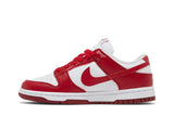 Vista lateral do Nike Nike Dunk Low Next Nature White Gym Red mostrando design do cabedal e logo da marca