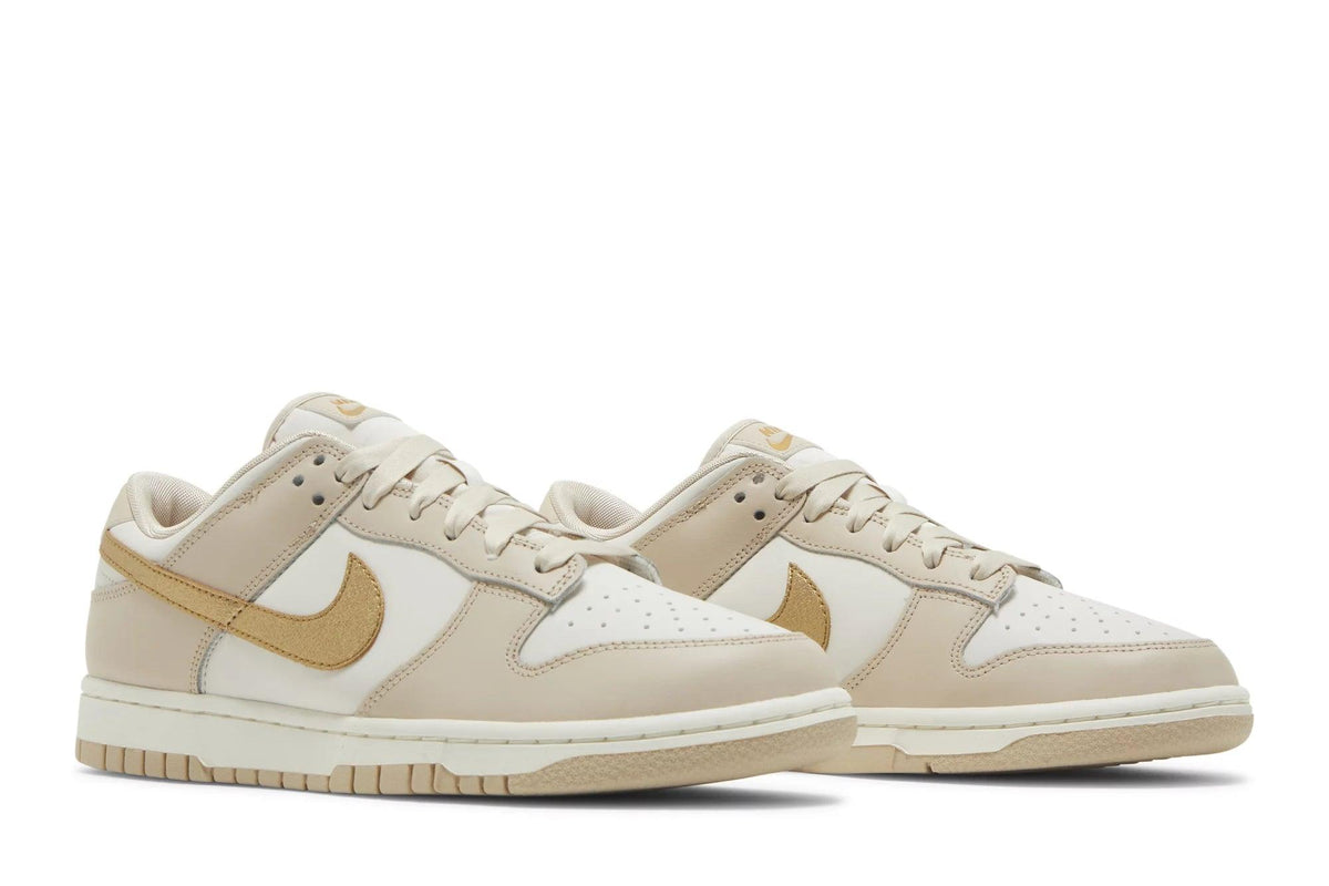 Tênis Nike Dunk Low Phantom Metallic Gold Dourado por R$ 2.299,99