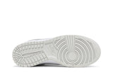 Vista traseira do Nike Nike Dunk Low Photon Dust mostrando calcanheira e detalhes do solado