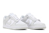 Vista frontal do Nike Nike Dunk Low Photon Dust mostrando biqueira e costuras
