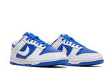Vista frontal do Nike Nike Dunk Low Racer Blue mostrando biqueira e costuras