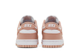 Vista superior do Nike Nike Dunk Low Rose Whisper mostrando abertura, lingueta e cadarços