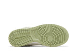 Vista traseira do Nike Nike Dunk Low SE Fleece Honeydew mostrando calcanheira e detalhes do solado