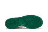 Vista traseira do Nike Nike Dunk Low SE Lottery mostrando calcanheira e detalhes do solado