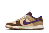 Vista lateral do Nike Nike Dunk Low Setsubun mostrando design do cabedal e logo da marca