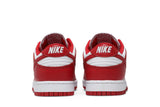 Vista superior do Nike Nike Dunk Low University Red mostrando abertura, lingueta e cadarços