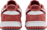 Vista frontal do Nike Nike Dunk Low Valentine's Day 2024 mostrando biqueira e costuras