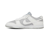 Vista lateral do Nike Nike Dunk Low White Neutral Grey mostrando design do cabedal e logo da marca