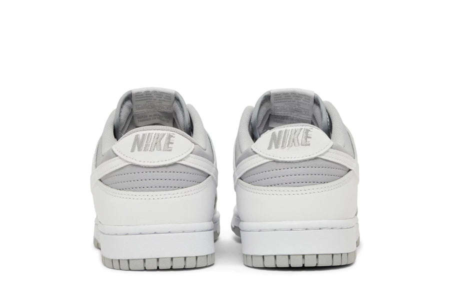 Vista superior do Nike Nike Dunk Low White Neutral Grey mostrando abertura, lingueta e cadarços