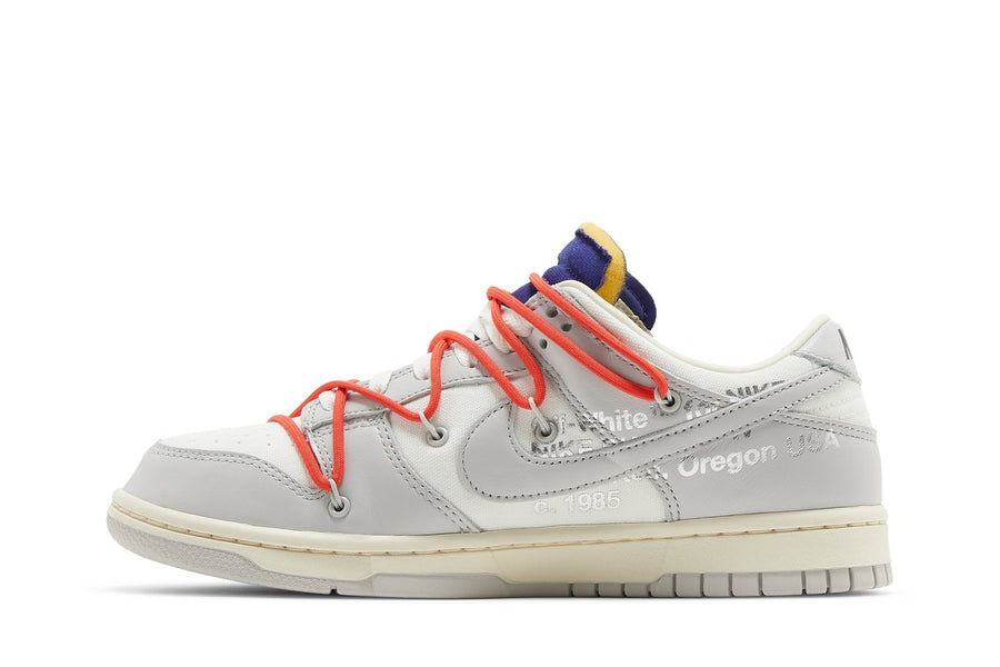 Vista traseira do Nike Nike Dunk Low x Off White "Lot 23" mostrando calcanheira e detalhes do solado