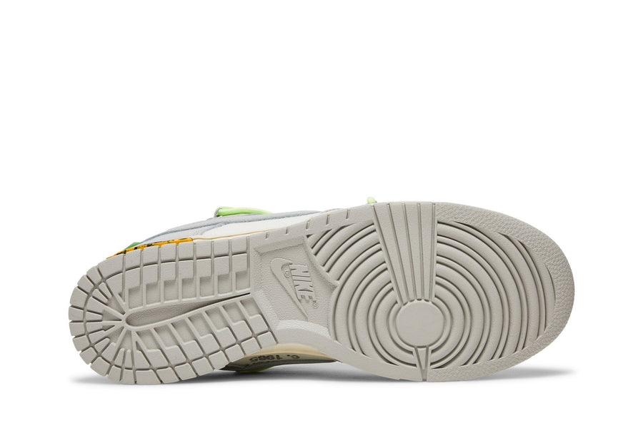 Vista frontal do Nike Nike Dunk Low x Off White "Lot 43" mostrando biqueira e costuras