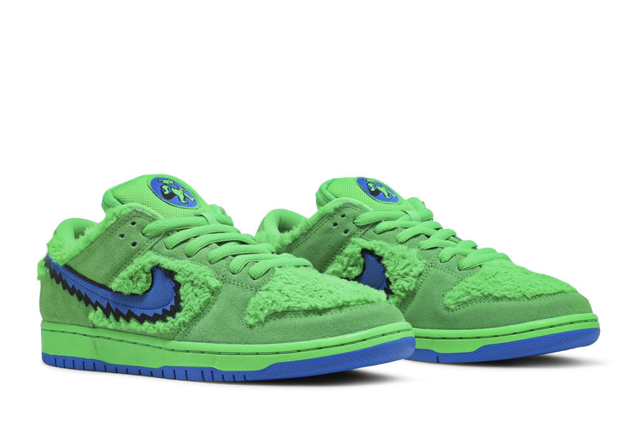 Vista frontal do Nike Nike Dunk SB Grateful Dead Green mostrando biqueira e costuras