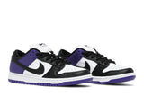 Vista frontal do Nike Nike SB Dunk Low Court Purple mostrando biqueira e costuras