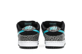 Vista superior do Nike Nike SB Dunk Low Elephant Colorido mostrando abertura, lingueta e cadarços