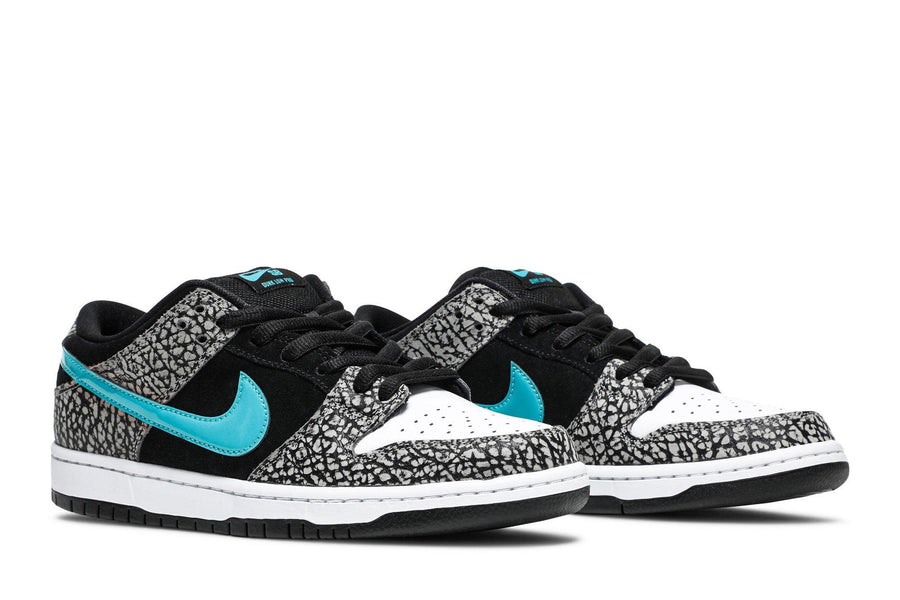 Vista frontal do Nike Nike SB Dunk Low Elephant Colorido mostrando biqueira e costuras