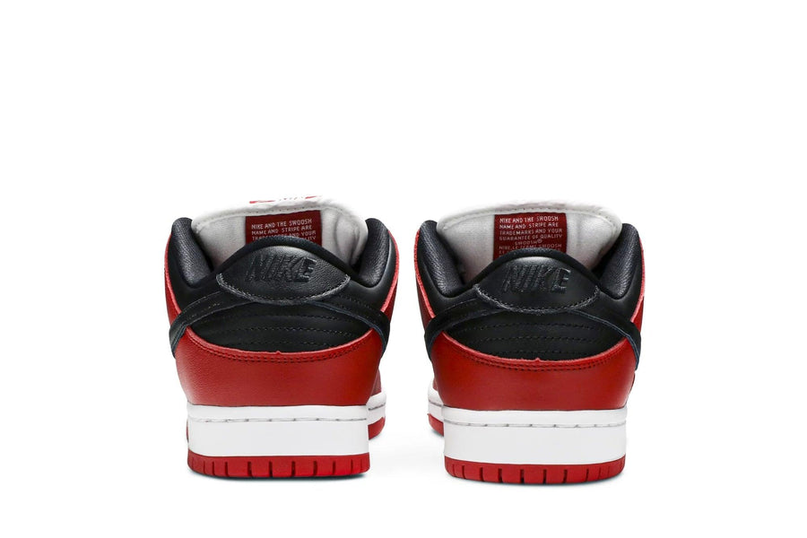 Vista superior do Nike Nike SB Dunk Low Pro Chicago mostrando abertura, lingueta e cadarços