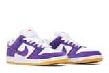 Vista frontal do Nike Nike SB Dunk Low Pro ISO Orange Label Court Purple mostrando biqueira e costuras