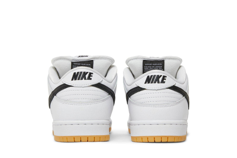 Vista superior do Nike Nike SB Dunk Low Pro ISO White Gum mostrando abertura, lingueta e cadarços