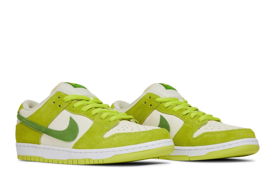 Vista frontal do Nike Nike SB Dunk Low Pro Sour Apple mostrando biqueira e costuras