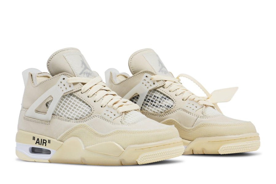 Vista frontal do Jordan Nike Off-White x Air Jordan 4 Sail mostrando biqueira e costuras