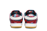 Vista superior do Nike Parra x Nike SB Dunk Low Pro Abstract Art Colorido mostrando abertura, lingueta e cadarços