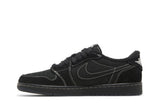 Vista lateral do Jordan Nike Travis Scott x Air Jordan 1 Low OG SP 'Black Phantom' mostrando design do cabedal e logo da marca
